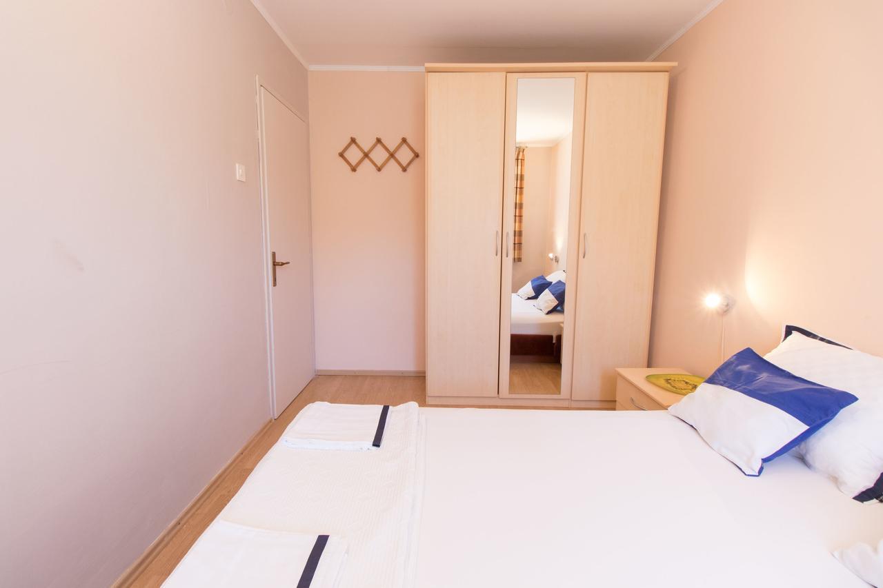 Apartment Paulina Cres Luaran gambar