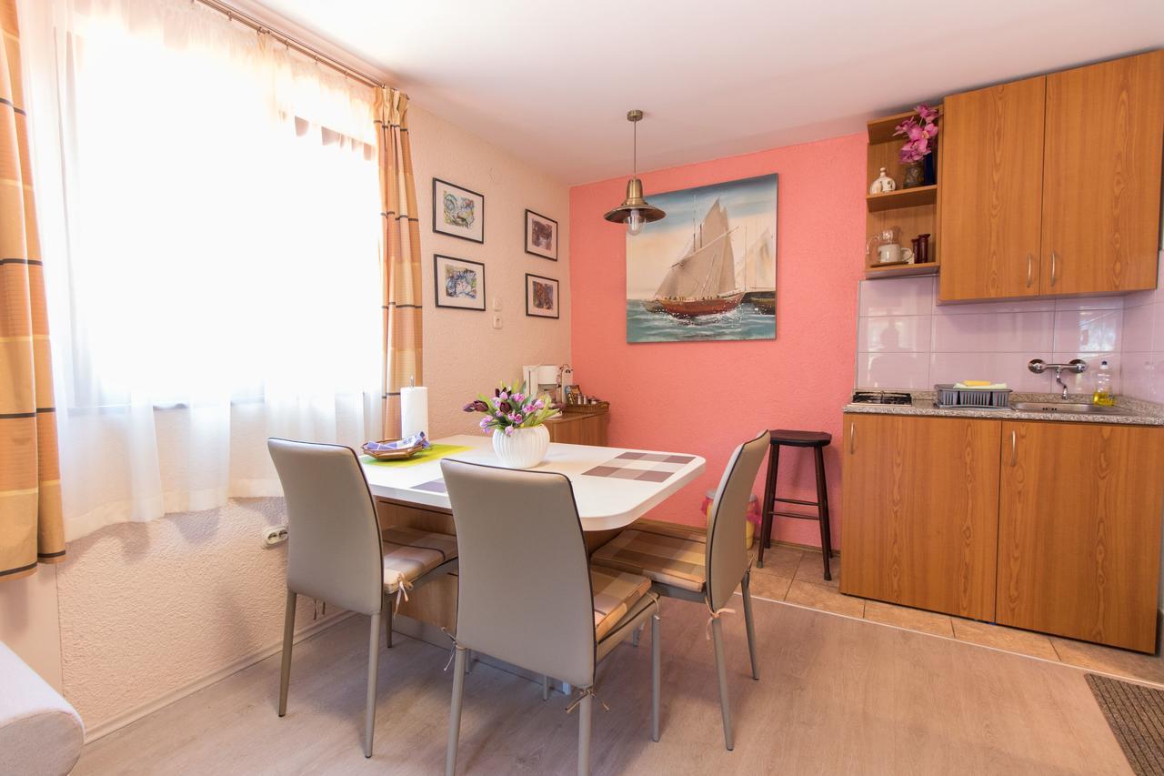 Apartment Paulina Cres Luaran gambar