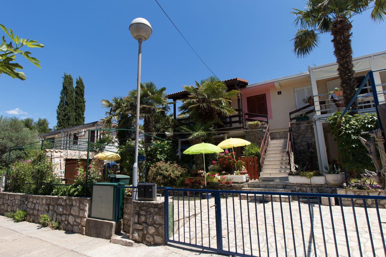 Apartment Paulina Cres Luaran gambar