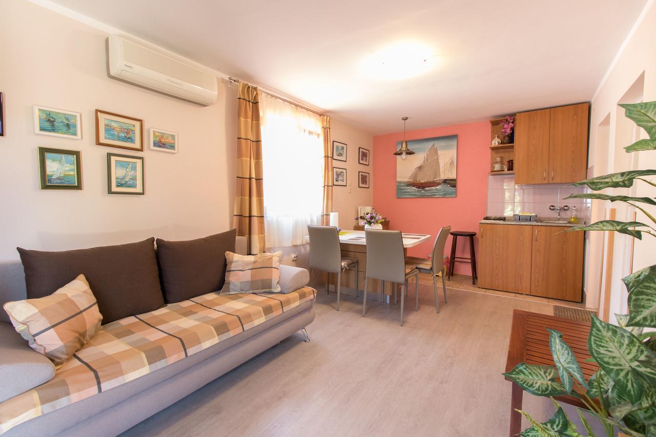 Apartment Paulina Cres Luaran gambar