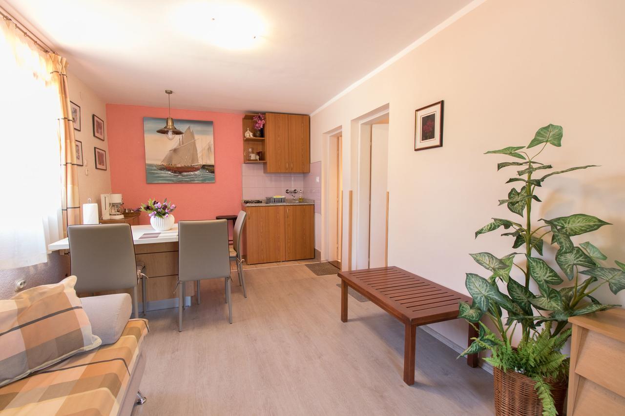 Apartment Paulina Cres Luaran gambar